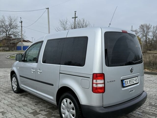 Серый Фольксваген Кадди, объемом двигателя 1.6 л и пробегом 158 тыс. км за 13500 $, фото 4 на Automoto.ua