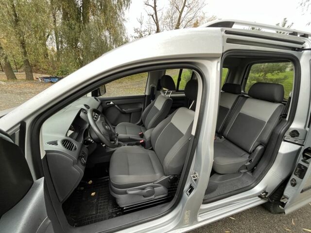 Серый Фольксваген Кадди, объемом двигателя 1.6 л и пробегом 312 тыс. км за 9200 $, фото 12 на Automoto.ua