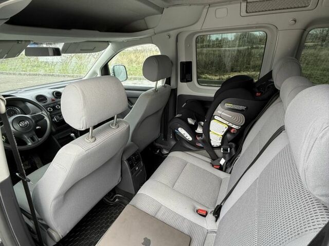 Серый Фольксваген Кадди, объемом двигателя 1.6 л и пробегом 158 тыс. км за 13500 $, фото 5 на Automoto.ua