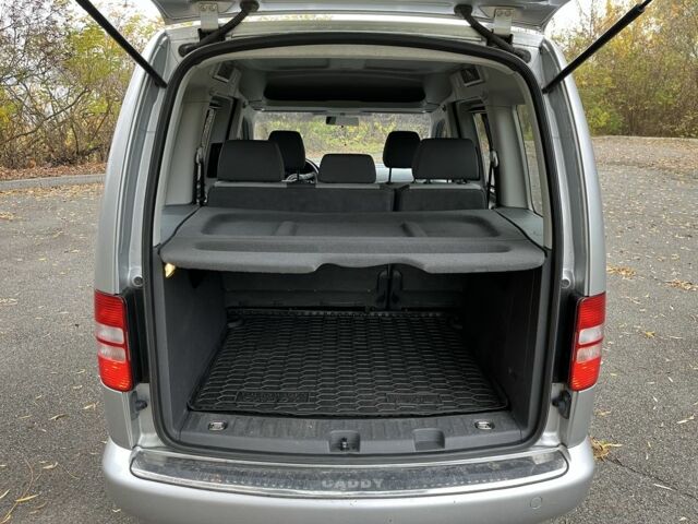 Серый Фольксваген Кадди, объемом двигателя 1.6 л и пробегом 312 тыс. км за 9200 $, фото 5 на Automoto.ua