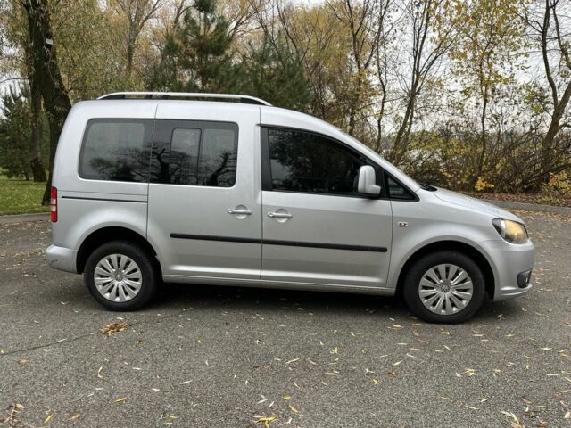 Серый Фольксваген Кадди, объемом двигателя 1.6 л и пробегом 312 тыс. км за 9200 $, фото 3 на Automoto.ua