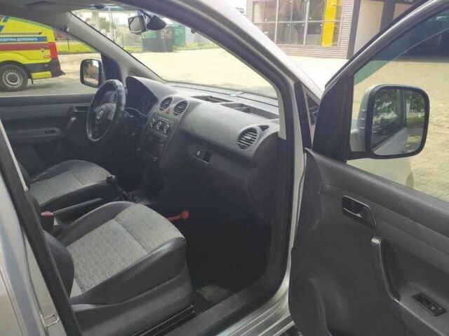 Сірий Фольксваген Кадді, об'ємом двигуна 1.6 л та пробігом 225 тис. км за 7000 $, фото 4 на Automoto.ua