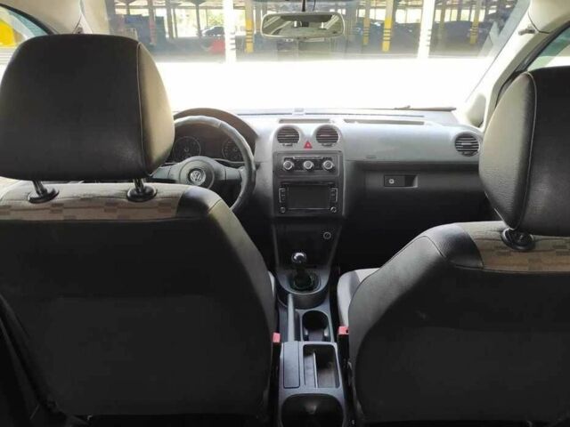 Сірий Фольксваген Кадді, об'ємом двигуна 1.6 л та пробігом 225 тис. км за 7000 $, фото 18 на Automoto.ua