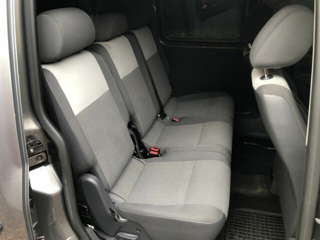 Сірий Фольксваген Кадді, об'ємом двигуна 0 л та пробігом 224 тис. км за 8700 $, фото 4 на Automoto.ua