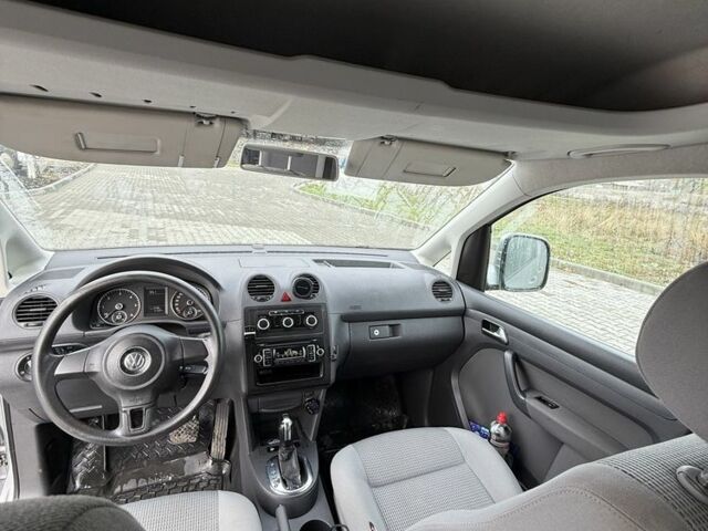 Серый Фольксваген Кадди, объемом двигателя 1.6 л и пробегом 158 тыс. км за 13500 $, фото 6 на Automoto.ua