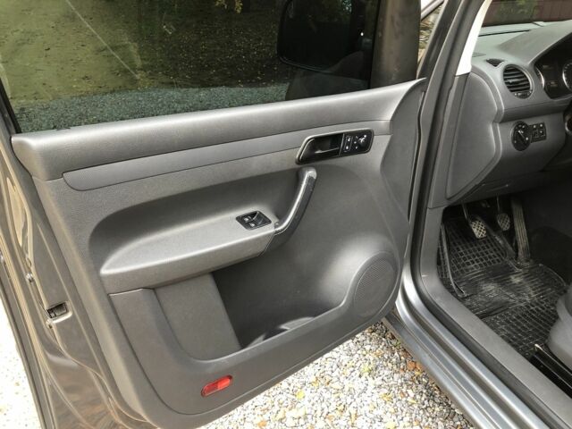 Сірий Фольксваген Кадді, об'ємом двигуна 0 л та пробігом 224 тис. км за 8700 $, фото 13 на Automoto.ua