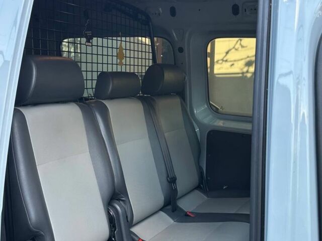 Серый Фольксваген Кадди, объемом двигателя 1.6 л и пробегом 280 тыс. км за 8500 $, фото 6 на Automoto.ua