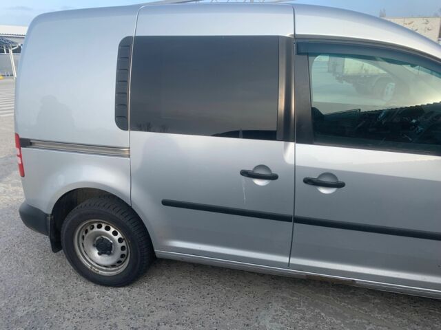 Серый Фольксваген Кадди, объемом двигателя 1.6 л и пробегом 460 тыс. км за 6500 $, фото 1 на Automoto.ua