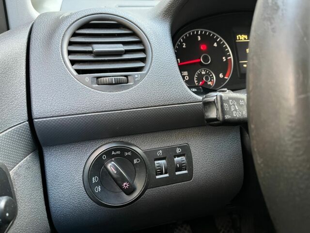 Серый Фольксваген Кадди, объемом двигателя 1.6 л и пробегом 460 тыс. км за 6500 $, фото 7 на Automoto.ua