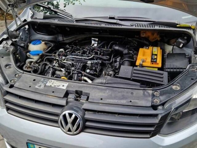Сірий Фольксваген Кадді, об'ємом двигуна 1.6 л та пробігом 300 тис. км за 11000 $, фото 4 на Automoto.ua