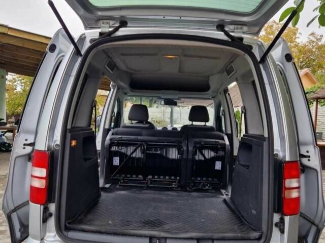 Сірий Фольксваген Кадді, об'ємом двигуна 1.6 л та пробігом 300 тис. км за 11000 $, фото 2 на Automoto.ua