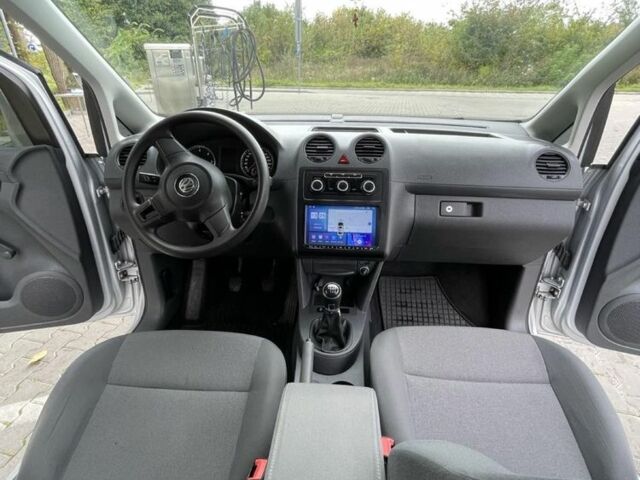 Серый Фольксваген Кадди, объемом двигателя 2 л и пробегом 300 тыс. км за 10500 $, фото 5 на Automoto.ua