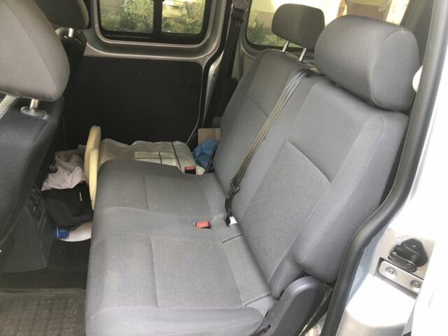 Сірий Фольксваген Кадді, об'ємом двигуна 2 л та пробігом 163 тис. км за 12900 $, фото 7 на Automoto.ua