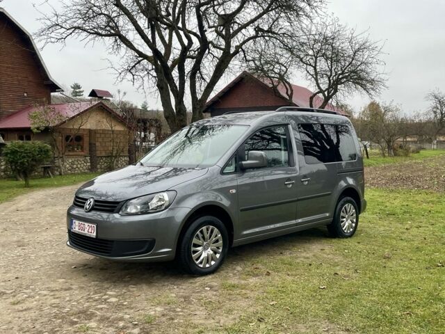 Сірий Фольксваген Кадді, об'ємом двигуна 1.6 л та пробігом 243 тис. км за 11950 $, фото 1 на Automoto.ua