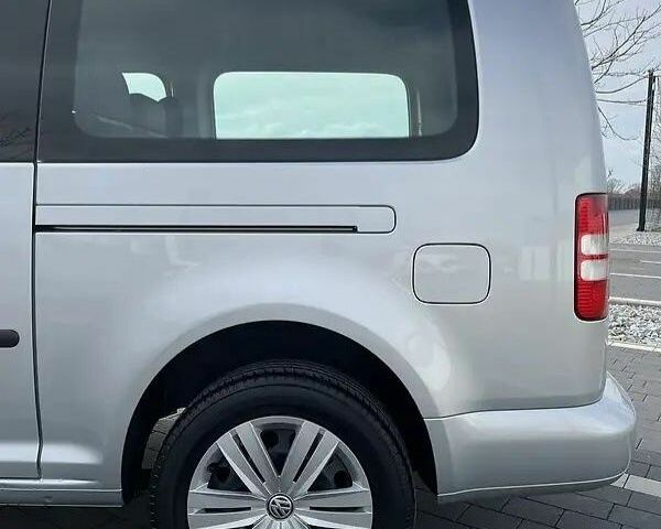 Фольксваген Кадди 2015 в Виноградове на Automoto.ua Серый Фольксваген Кадди, объемом двигателя 1.6 л и пробегом 299 тыс. км за 11000 $, фото 2 на Automoto.ua
