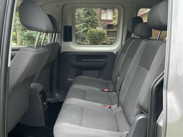 Сірий Фольксваген Кадді, об'ємом двигуна 1.6 л та пробігом 243 тис. км за 11950 $, фото 10 на Automoto.ua