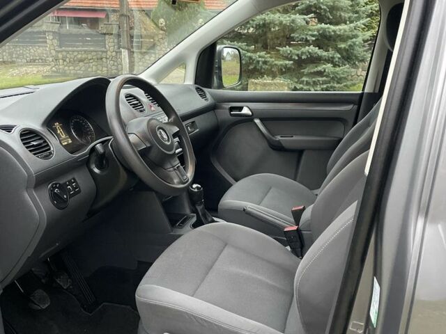 Сірий Фольксваген Кадді, об'ємом двигуна 1.6 л та пробігом 243 тис. км за 11950 $, фото 8 на Automoto.ua