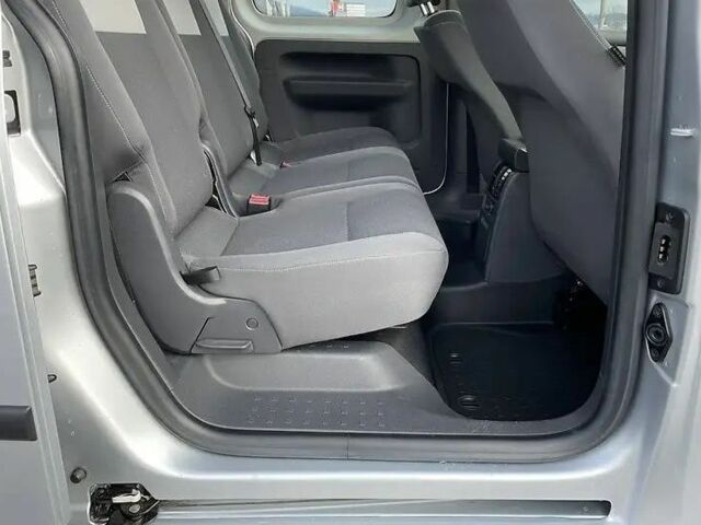 Фольксваген Кадди 2015 в Виноградове на Automoto.ua Серый Фольксваген Кадди, объемом двигателя 1.6 л и пробегом 299 тыс. км за 11000 $, фото 10 на Automoto.ua