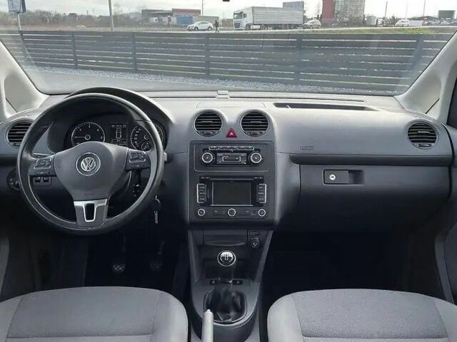 Фольксваген Кадди 2015 в Виноградове на Automoto.ua Серый Фольксваген Кадди, объемом двигателя 1.6 л и пробегом 299 тыс. км за 11000 $, фото 9 на Automoto.ua