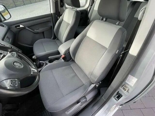 Фольксваген Кадди 2015 в Виноградове на Automoto.ua Серый Фольксваген Кадди, объемом двигателя 1.6 л и пробегом 299 тыс. км за 11000 $, фото 18 на Automoto.ua