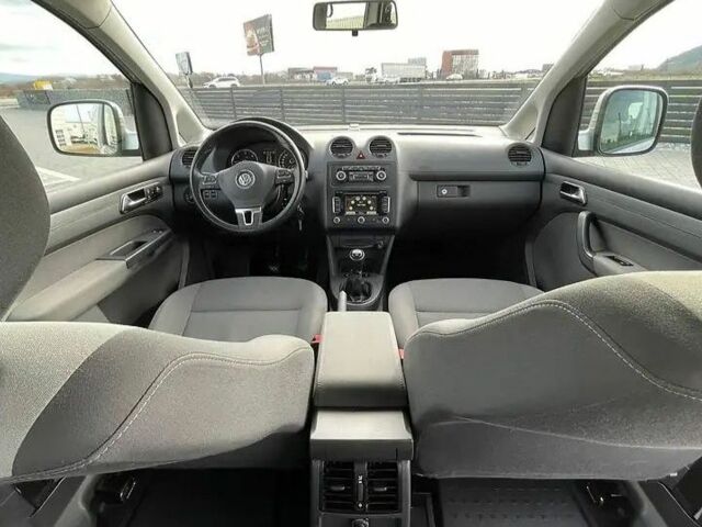 Фольксваген Кадди 2015 в Виноградове на Automoto.ua Серый Фольксваген Кадди, объемом двигателя 1.6 л и пробегом 299 тыс. км за 11000 $, фото 8 на Automoto.ua