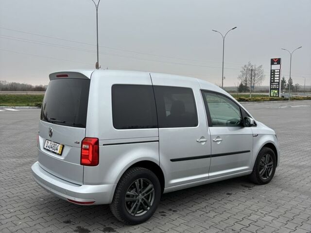 Серый Фольксваген Кадди, объемом двигателя 2 л и пробегом 280 тыс. км за 15000 $, фото 2 на Automoto.ua