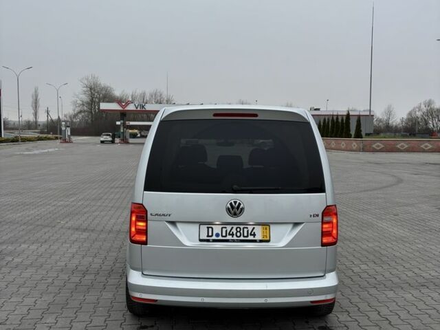 Серый Фольксваген Кадди, объемом двигателя 2 л и пробегом 280 тыс. км за 15000 $, фото 3 на Automoto.ua
