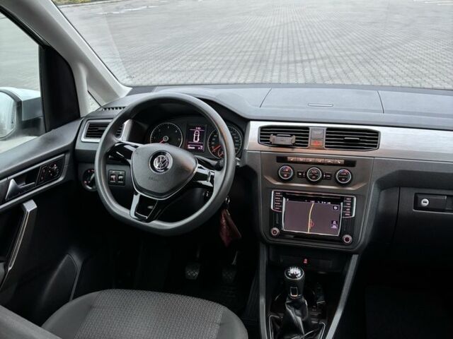 Серый Фольксваген Кадди, объемом двигателя 2 л и пробегом 280 тыс. км за 15000 $, фото 6 на Automoto.ua