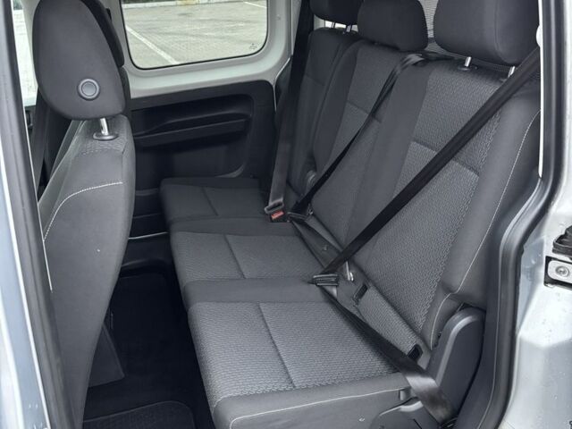 Серый Фольксваген Кадди, объемом двигателя 2 л и пробегом 280 тыс. км за 15000 $, фото 7 на Automoto.ua