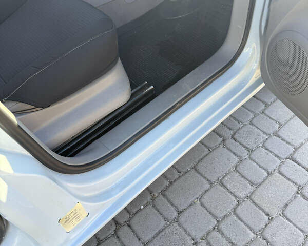 Серый Фольксваген Кадди, объемом двигателя 1.97 л и пробегом 286 тыс. км за 5200 $, фото 11 на Automoto.ua