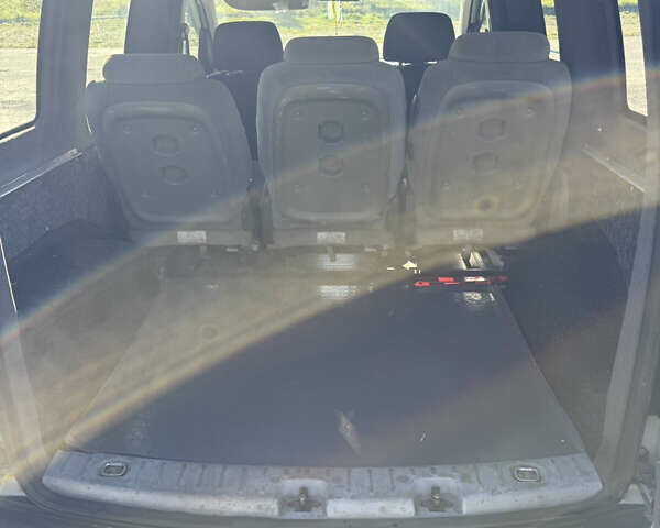 Серый Фольксваген Кадди, объемом двигателя 1.97 л и пробегом 286 тыс. км за 5200 $, фото 6 на Automoto.ua