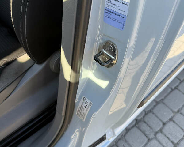 Серый Фольксваген Кадди, объемом двигателя 1.97 л и пробегом 286 тыс. км за 5200 $, фото 13 на Automoto.ua