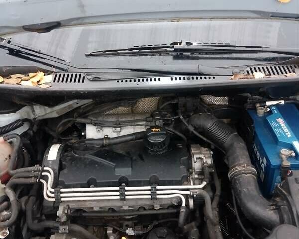 Серый Фольксваген Кадди, объемом двигателя 2 л и пробегом 275 тыс. км за 3500 $, фото 4 на Automoto.ua