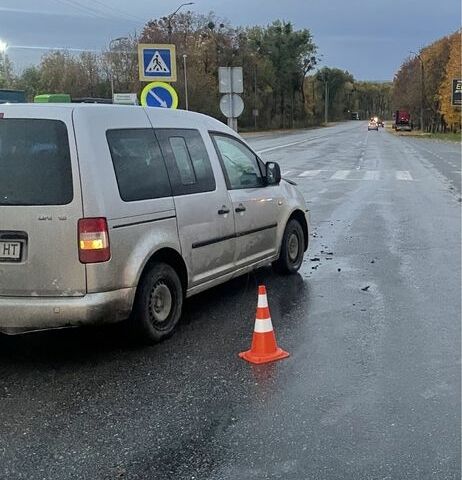 Сірий Фольксваген Кадді, об'ємом двигуна 1.6 л та пробігом 295 тис. км за 2400 $, фото 6 на Automoto.ua