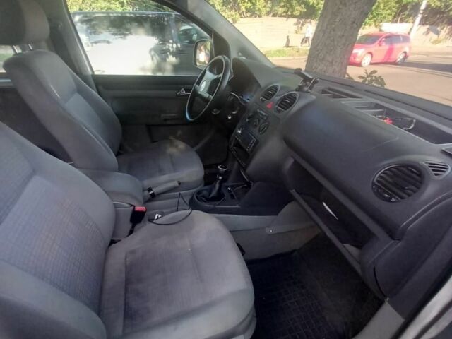 Серый Фольксваген Кадди, объемом двигателя 1.4 л и пробегом 296 тыс. км за 3500 $, фото 3 на Automoto.ua