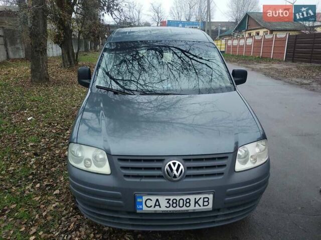 Серый Фольксваген Кадди, объемом двигателя 1.97 л и пробегом 311 тыс. км за 5000 $, фото 1 на Automoto.ua