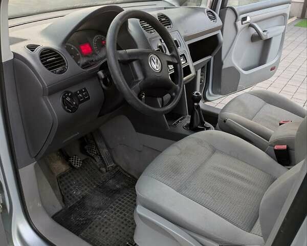 Серый Фольксваген Кадди, объемом двигателя 2 л и пробегом 486 тыс. км за 4650 $, фото 21 на Automoto.ua