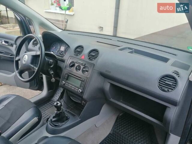 Серый Фольксваген Кадди, объемом двигателя 1.6 л и пробегом 293 тыс. км за 7300 $, фото 8 на Automoto.ua