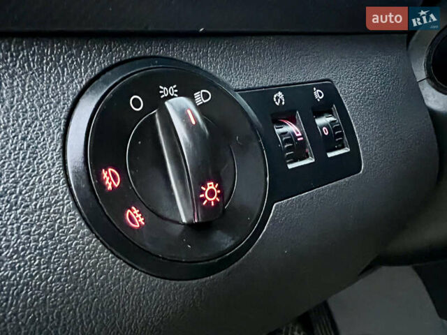 Серый Фольксваген Кадди, объемом двигателя 2 л и пробегом 286 тыс. км за 5499 $, фото 23 на Automoto.ua