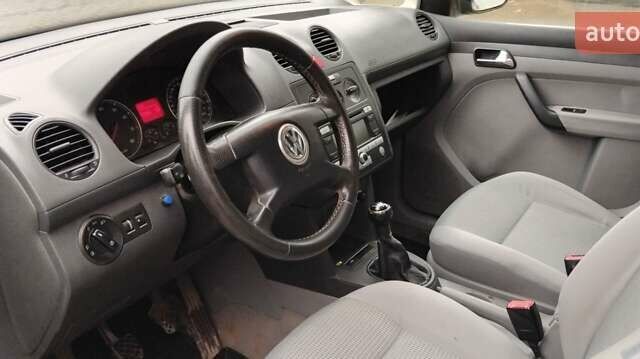 Серый Фольксваген Кадди, объемом двигателя 1.6 л и пробегом 230 тыс. км за 5500 $, фото 11 на Automoto.ua