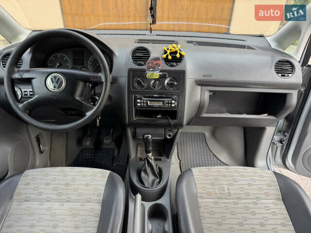 Сірий Фольксваген Кадді, об'ємом двигуна 2 л та пробігом 370 тис. км за 3950 $, фото 22 на Automoto.ua