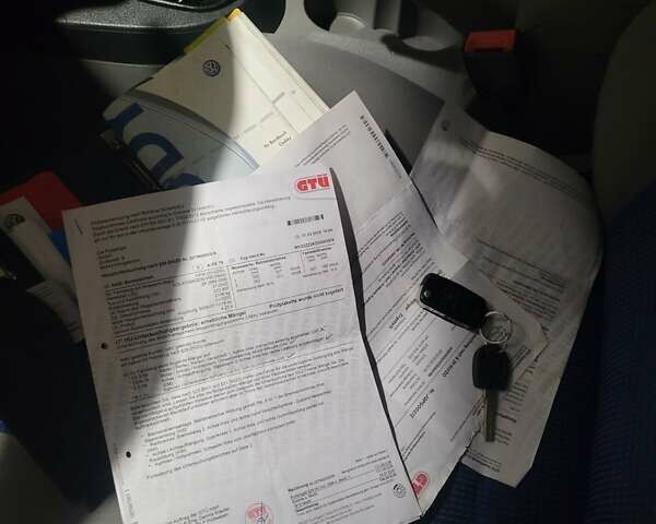 Серый Фольксваген Кадди, объемом двигателя 1.6 л и пробегом 246 тыс. км за 5950 $, фото 34 на Automoto.ua