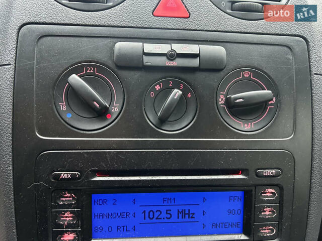 Сірий Фольксваген Кадді, об'ємом двигуна 1.6 л та пробігом 197 тис. км за 6350 $, фото 24 на Automoto.ua