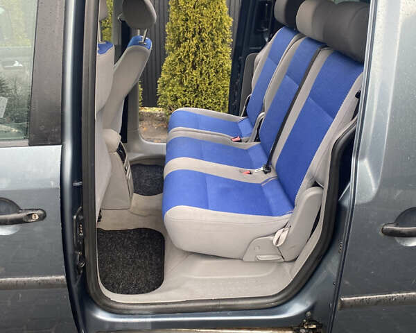 Сірий Фольксваген Кадді, об'ємом двигуна 1.6 л та пробігом 216 тис. км за 6000 $, фото 17 на Automoto.ua