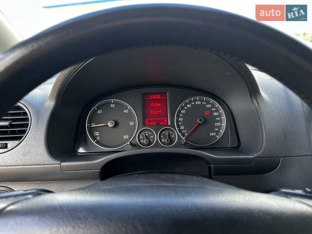 Серый Фольксваген Кадди, объемом двигателя 1.97 л и пробегом 227 тыс. км за 5500 $, фото 9 на Automoto.ua