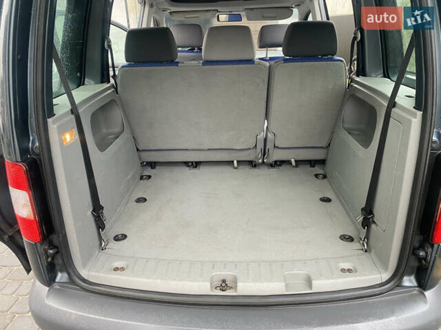 Сірий Фольксваген Кадді, об'ємом двигуна 1.6 л та пробігом 216 тис. км за 6000 $, фото 29 на Automoto.ua