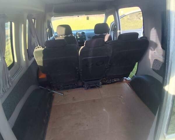 Серый Фольксваген Кадди, объемом двигателя 2 л и пробегом 273 тыс. км за 4500 $, фото 5 на Automoto.ua