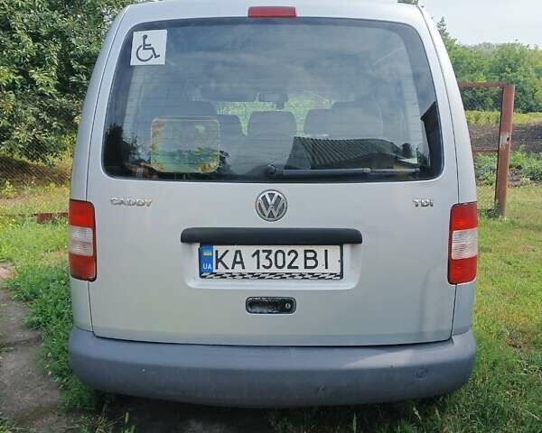 Серый Фольксваген Кадди, объемом двигателя 1.9 л и пробегом 350 тыс. км за 4000 $, фото 1 на Automoto.ua