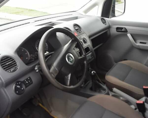 Серый Фольксваген Кадди, объемом двигателя 1.9 л и пробегом 240 тыс. км за 5800 $, фото 9 на Automoto.ua