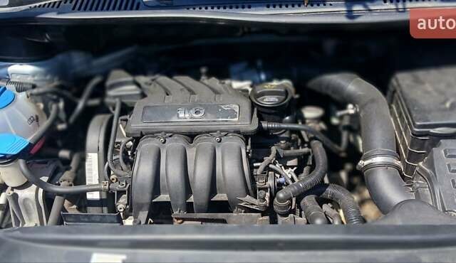 Серый Фольксваген Кадди, объемом двигателя 1.6 л и пробегом 267 тыс. км за 7200 $, фото 7 на Automoto.ua